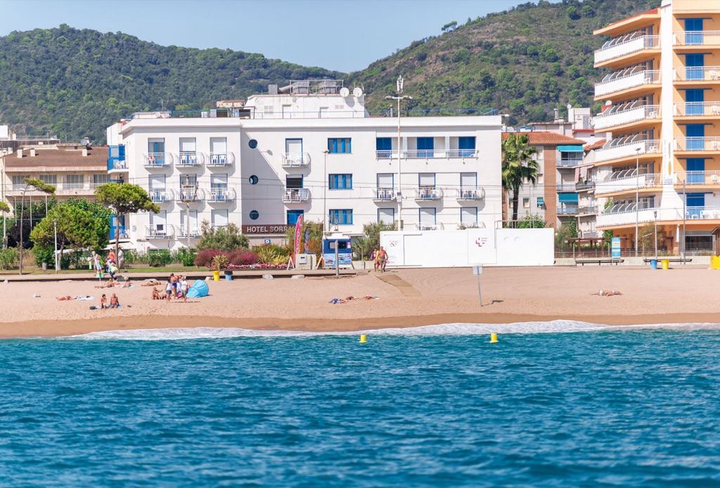 Hotel Sorrabona aan het strand in Pineda de Mar, Spanje