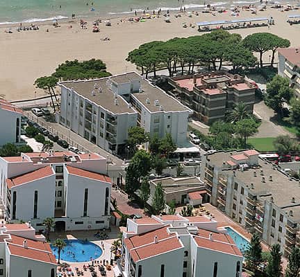 Strand bij Pins Platja in Cambrils, Costa Dorada, Spanje