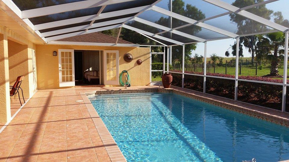 Zwembad van een villa in Florida, Amerika