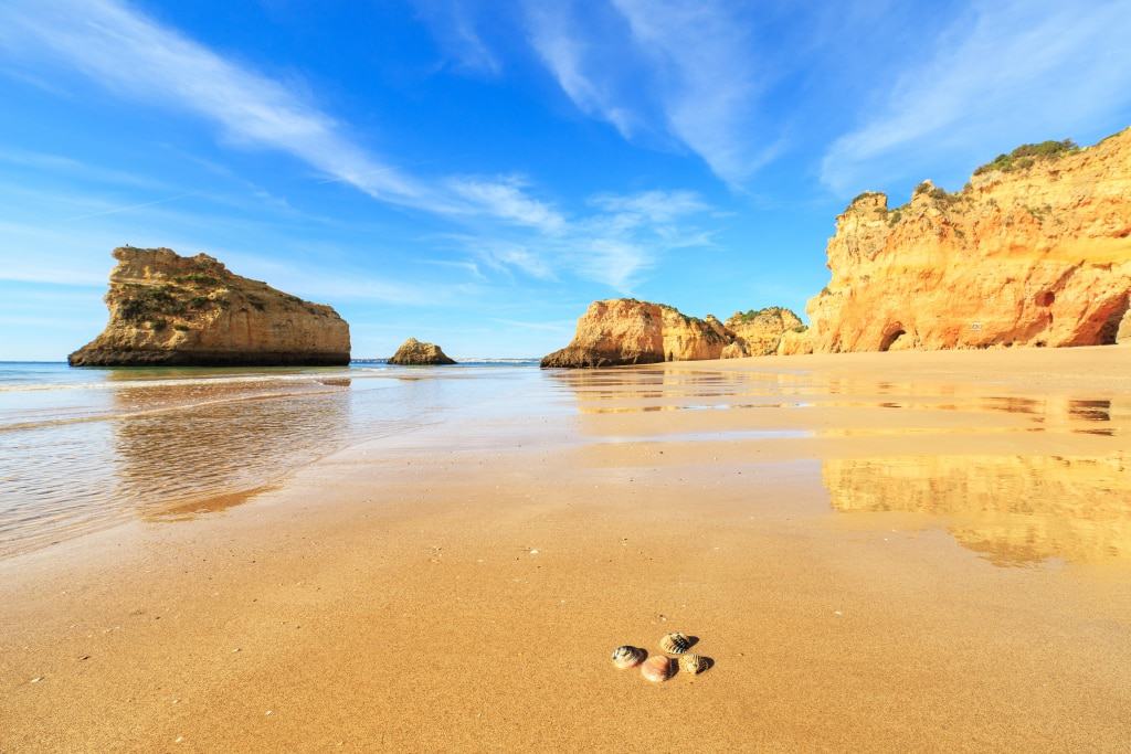 Strand en rotsen in Portugal