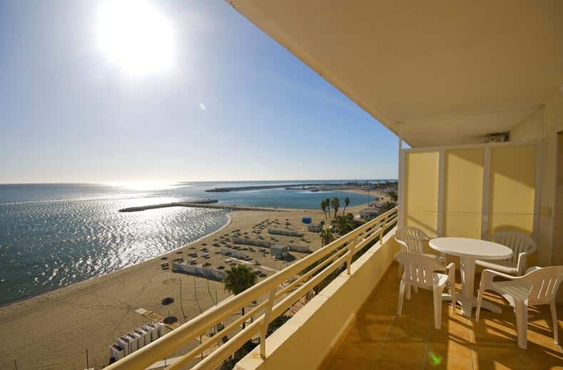 Uitzicht vanuit Appartementencomplex Stella Maris Fuengirola in Spanje