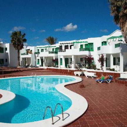 Zwembad van Appartementencomplex Luz Y Mar in Puerto del Carmen, Lanzarote