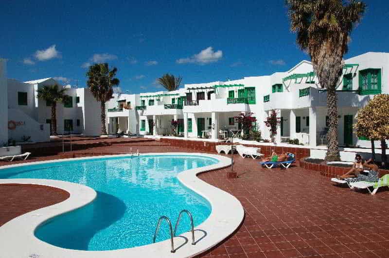 Zwembad van Appartementencomplex Luz Y Mar in Puerto del Carmen, Lanzarote