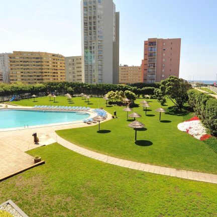zwembad hotel axis vermar in povoa de varzim costa verde portugal