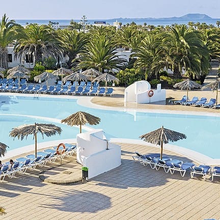 Zwembad van HL Hotel Rio Playa Blanca op Lanzarote