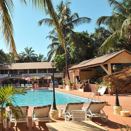 Zwembad van Hotel Badala Park in Kotu, Gambia