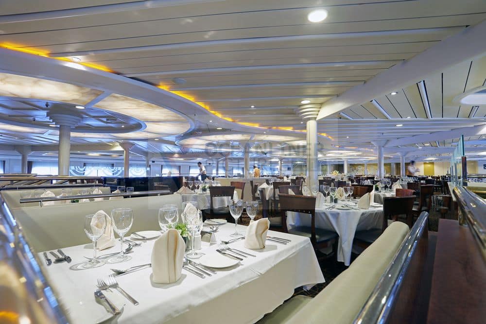 Restaurant van Cruiseschip MS Magellan
