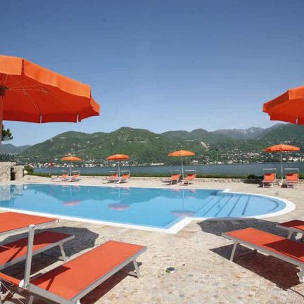Zwembad van Park Hotel Casimiro Village in San Felice del Benaco, Italië