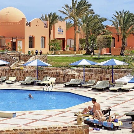 Zwembad van Resta Reef Resort in Marsa Alam, Egypte