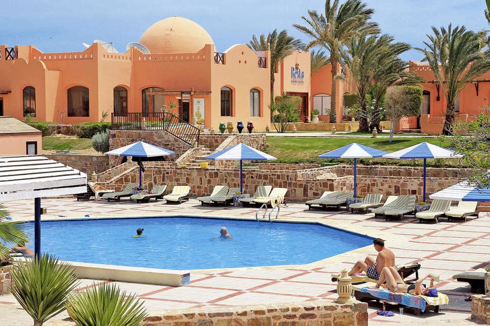 Zwembad van Resta Reef Resort in Marsa Alam, Egypte