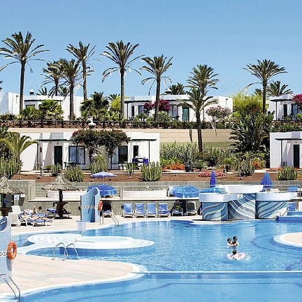 Bungalows en zwembad van Club Playa Blanca in Playa Blanca, Lanzarote