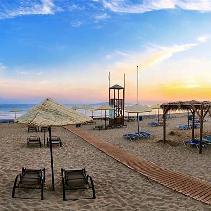 Strand van Apollonia Beach Hotel in Agia Marina, Kreta
