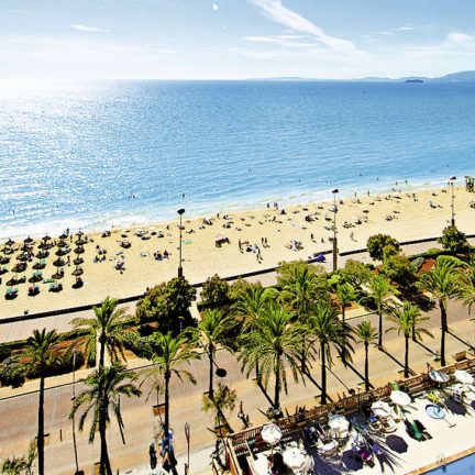 Strand en boulevard van Allsun Pil-lari Playa in Playa de palma, Mallorca