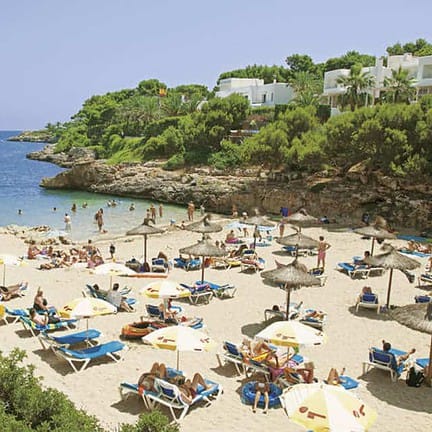 Strand van Hotel Club Calimera Es Talaial in Cala d'Or, Mallorca