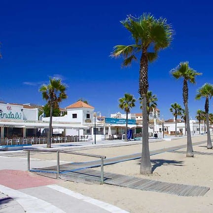 Strand bij Marble Ama Andalucia in Islantilla, Costa de la Luz, Spanje