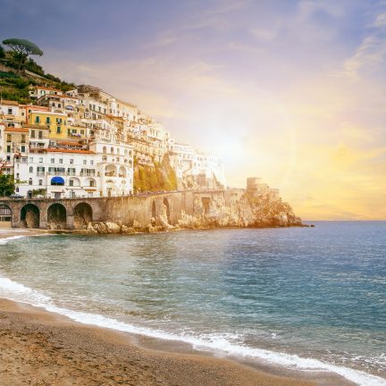 uitzicht op sorrento aan de amalfikust in italie uitzicht op sorrento aan de amalfikust in italie