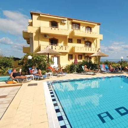 Zwembad van Adams Appartementen in Chersonissos, Kreta