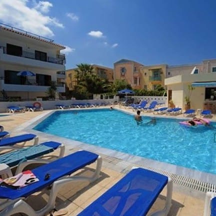Zwembad van Appartementen Neptune in Chersonissos, Kreta