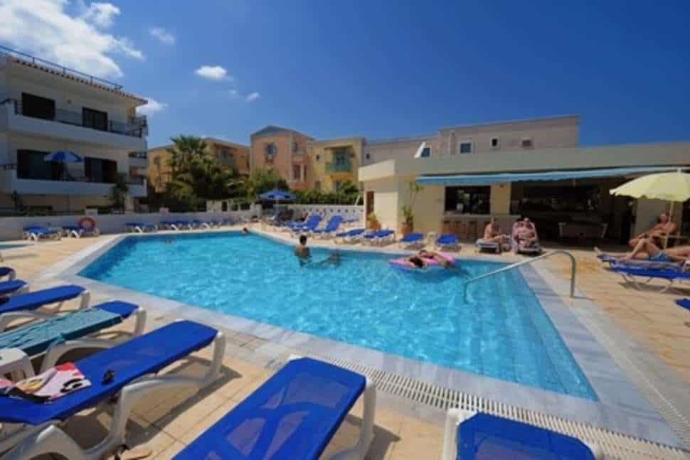 Zwembad van Appartementen Neptune in Chersonissos, Kreta