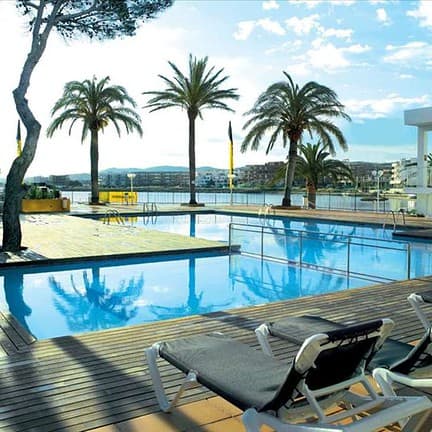 Zwembad van Fiesta Milord Hotel in Sant Antoni de Portmany, Ibiza