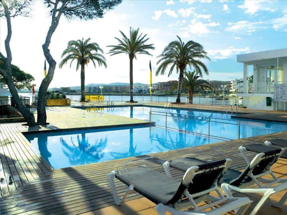Zwembad van Fiesta Milord Hotel in Sant Antoni de Portmany, Ibiza