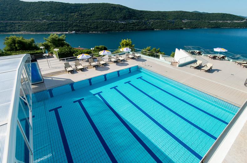 Zwembad van Grand Hotel Neum in Neum, Bosnië Herzegovina