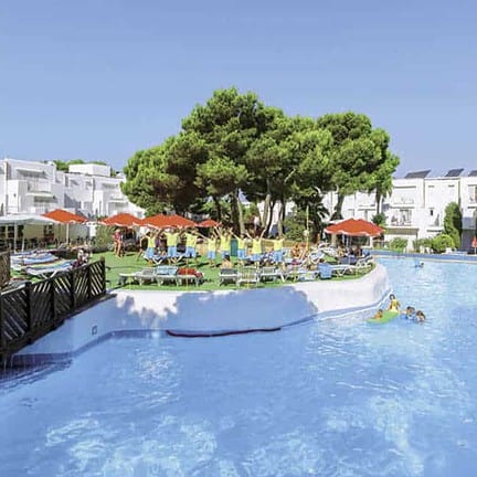 Zwembad van Hotel Club Calimera Es Talaial in Cala d'Or, Mallorca