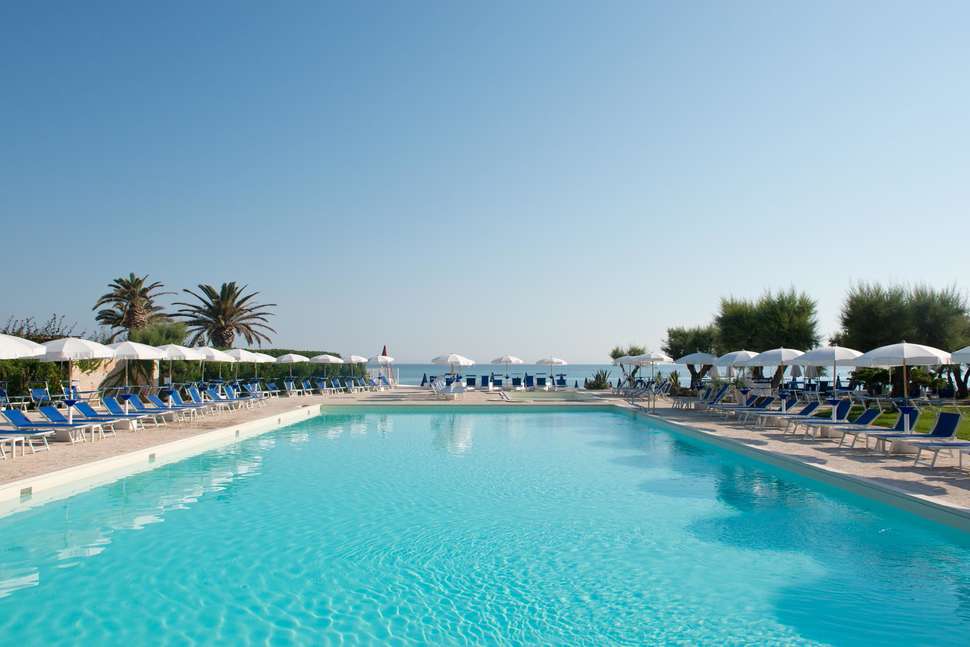 Zwembad van Hotel Del Levante in Torre Canne, Italië