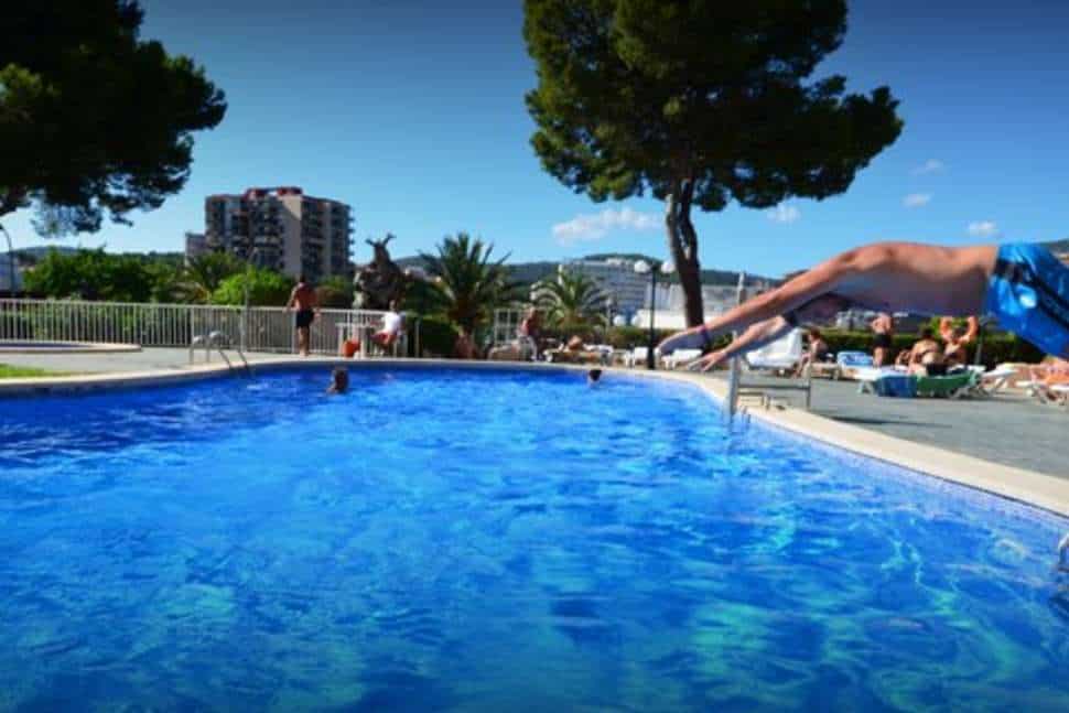 Zwembad van Hotel Fergus Tobago in Palmanova, Mallorca