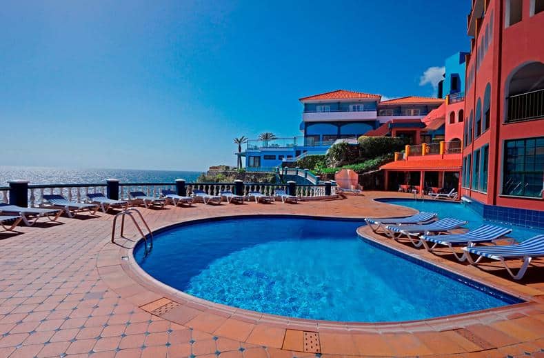 Zwembad van Hotel Royal Orchid in Caniço de Baixo, Madeira