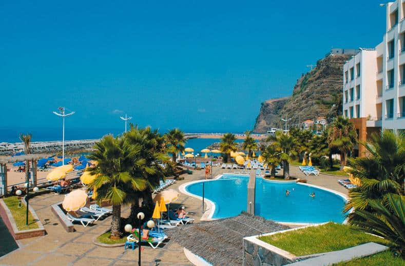 Zwembad van Savoy Calheta Beach in Calheta, Madeira