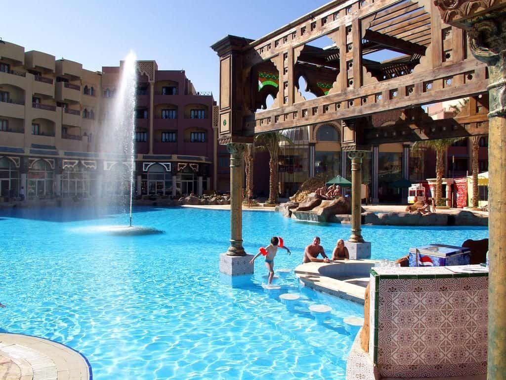 Zwembad van Sunny Days El Palacio Resort in Hurghada, Egypte