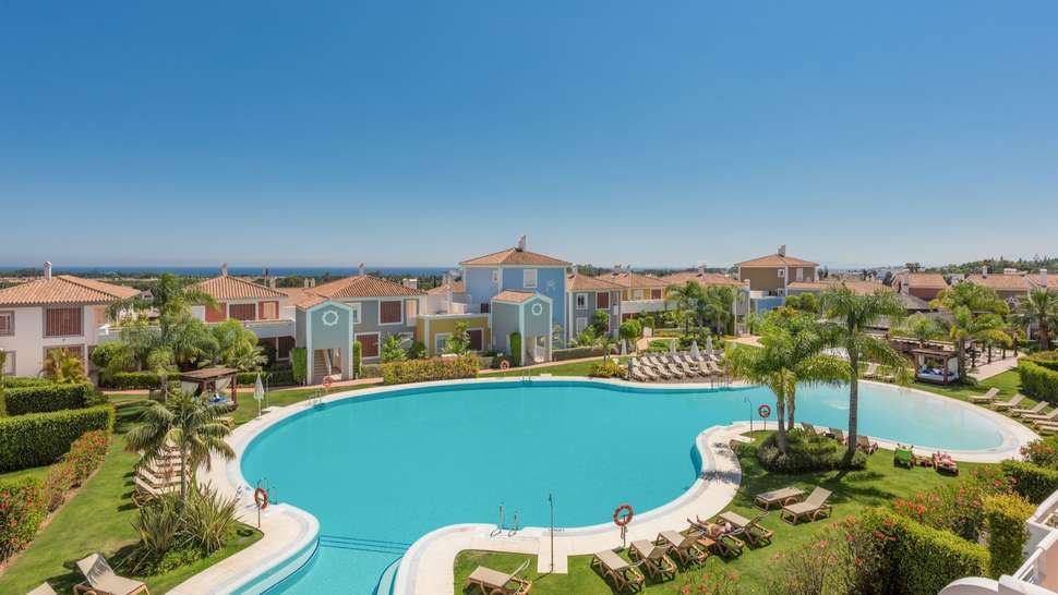 Zwembad van Cortijo del Mar Resort in Estepona, Costa del Sol, Spanje