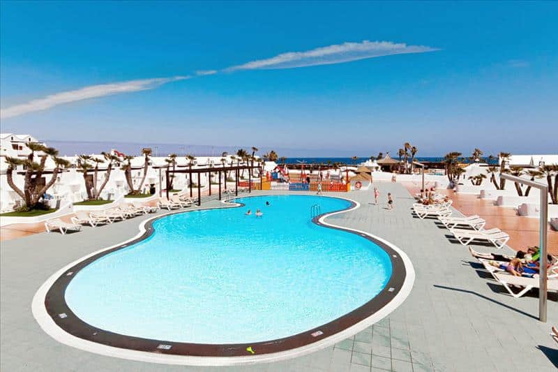 Zwembad van Sands Beach Resort in Costa Teguise, Lanzarote