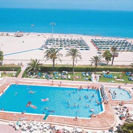 Zwembad en strand van Hotel Best Sabinal in Roquetas de Mar,