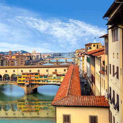 Ponte Vecchio over de Arno river in Florence, Italië