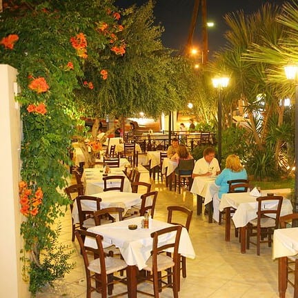 Terras van Hotel Theodora in Chersonissos, Kreta
