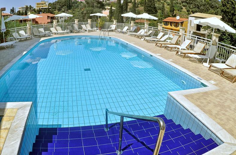 Zwembad van Appartementen Angelica in Agios Gordios, Corfu