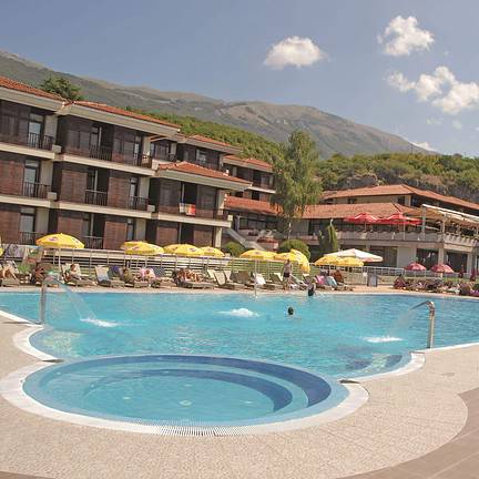 Zwembad van Desaret Hotel in Pestani, Macedonië