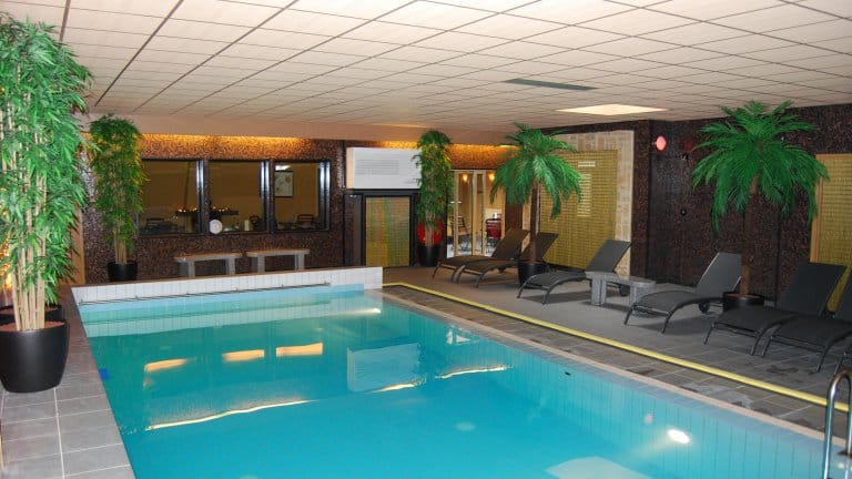 Zwembad van Hotel Waddenweelde in Pieterburen, Groningen