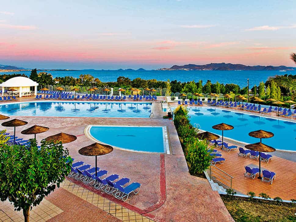 Zwembaden Kipriotis Panorama Hotel & Suites in Psalidi, Kos