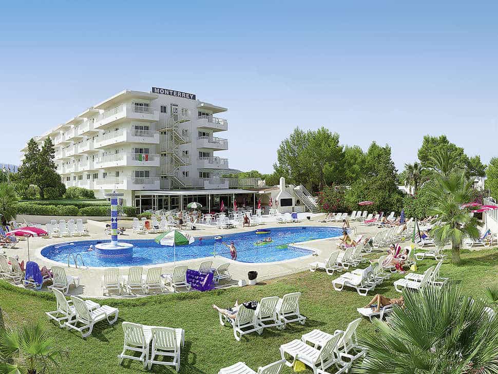 Zwembad van Aparthotel Monterrey in Sant Antoni de Portmany, Ibiza