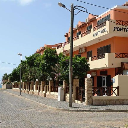 Aanzicht Ponta Preta in Santa Maria, Kaapverdië