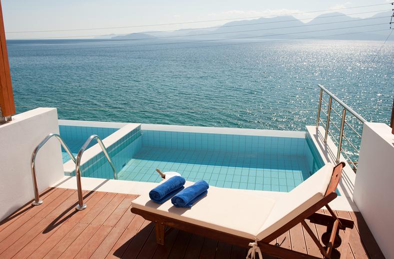Privézwembad van Miramare Resort & Spa in Agios Nikolaos, Kreta