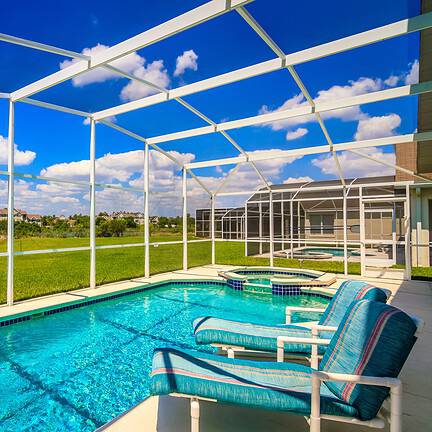 Privézwembad bij een villa in Florida, Verenigde Staten