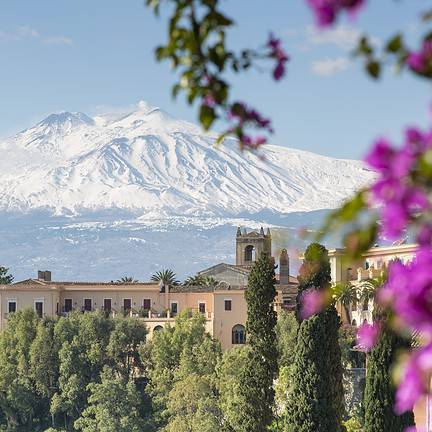Uitzicht over de vulkaan de Etna in Sicilië, Italië