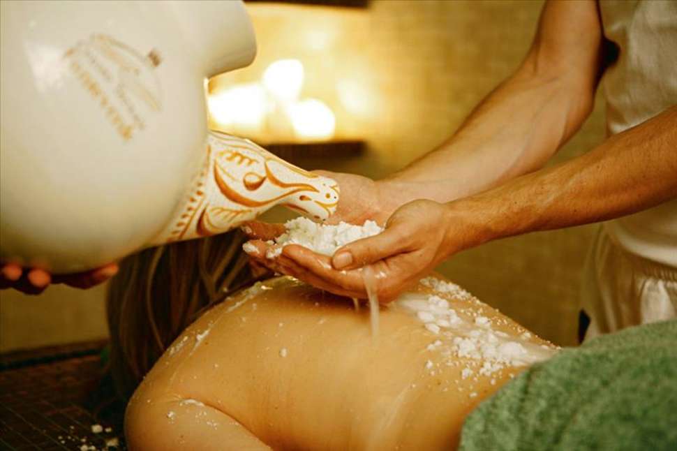Massage in Fonteverde Tuscan Resort en Spa in San Casciano Dei Bagni, Italië
