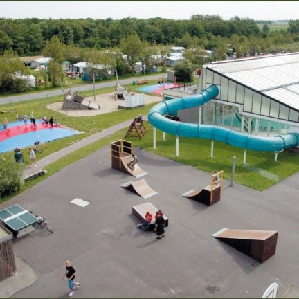Zwembad van vakantiepark Callassande in Callantsoog, Noord-Holland