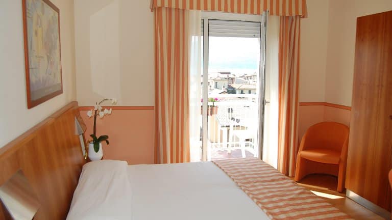Hotelkamer in Hotel Romeo in Torri del Benaco, Gardameer