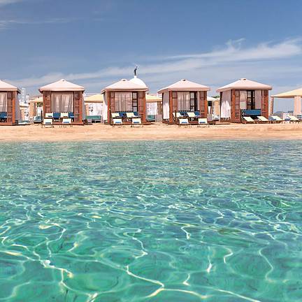 Strand van Kaya Artemis Resort in Bafra, Noord-Cyprus